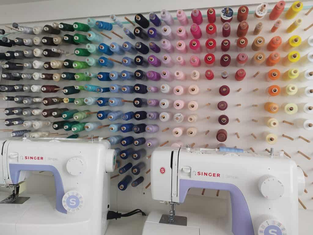 thread storage and sewing machines
