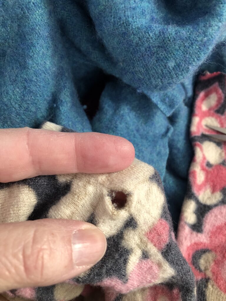 cut the seam where the thumb will come out
