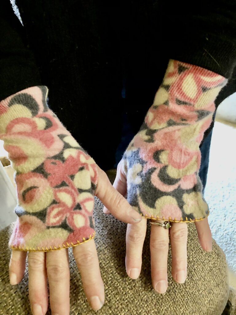 The finished gloves